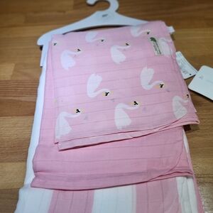 Nwt Baby Girls Lot Of 3 Organic Cotton Muslin Blankets By Monica + Andy Swans